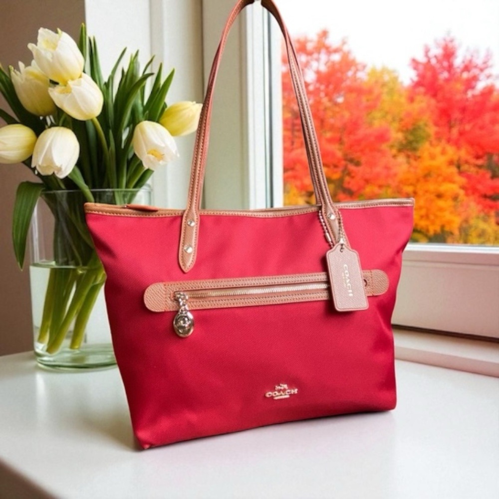 Coach NWT Sawyer Canvas Large Tote Bag Classic Red Turnlock